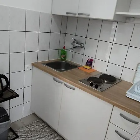 아파트 Din Ljubic 미미체